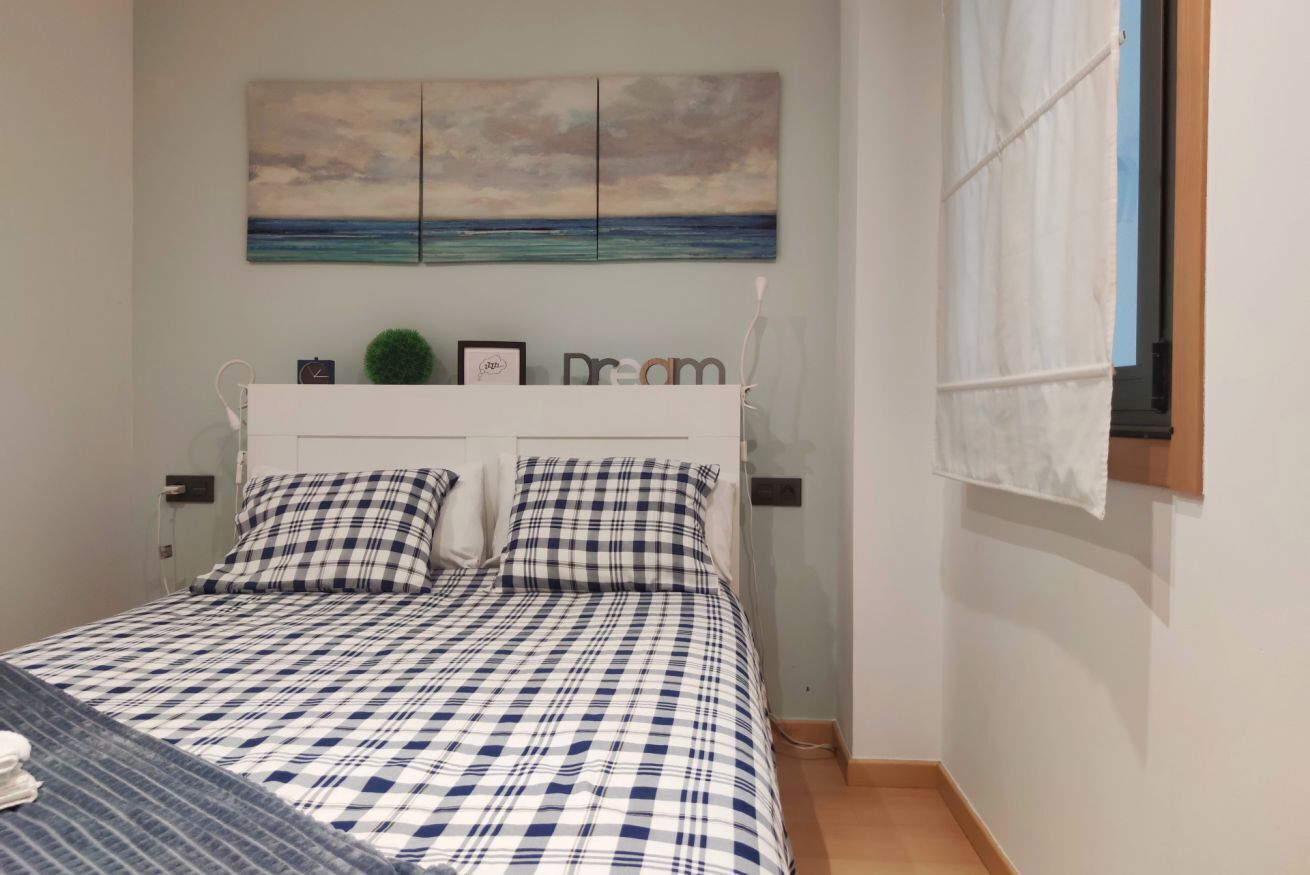 1 chambre, fer et planche à repasser, lit de bébé portatif, Wi-Fi