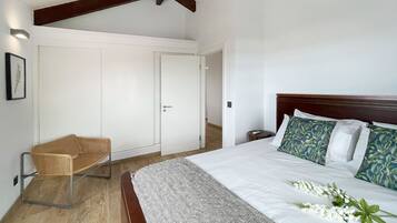 2 slaapkamers, een strijkplank/strijkijzer, reisbedje, wifi