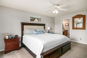 4 bedrooms, iron/ironing board, free WiFi, bed sheets