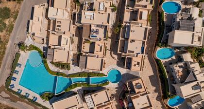 PP 4/100 in Panorama Complex with private pool