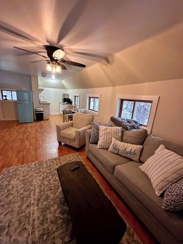 $0 Fees Cozy Apt Minutes to Okemo & Pet Friendly