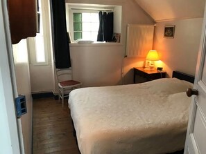 3 chambres, fer et planche à repasser, lit parapluie, Wi-Fi gratuit