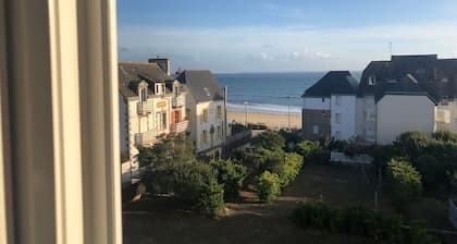 Charming family villa 50 metres from the main beach