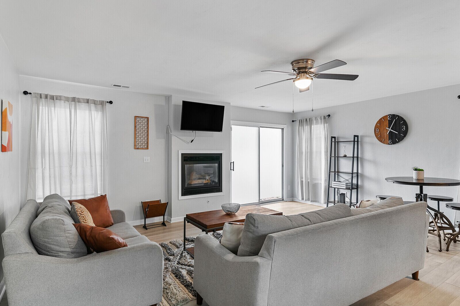 Hampton, VA | Townhouse w/ Indoor Fireplace!