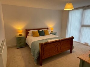 3 bedrooms, iron/ironing board, travel cot, free WiFi - Kestrel Cottage pet friendly barn conversion, quiet farm location, nr Dartmouth (Dartmouth)