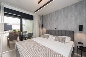 3 bedrooms, in-room safe, iron/ironing board, free WiFi