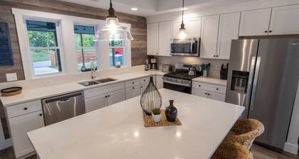 Walk to Beach, Brand New Townhouse with EV Charging