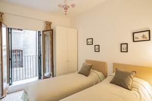 2 bedrooms, iron/ironing board, free WiFi, bed sheets - Ca' San Beneto Completely Refurbished (Venice)