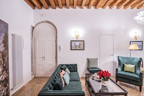 Living area - Ca' San Beneto Completely Refurbished (Venice)