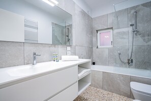 Badewanne, Haartrockner