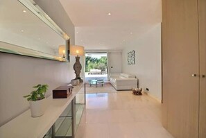 Interior - Paradise in Valbonne, Jacuzzi, huge pool (Grasse)