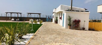 Appartamento indipendente vista mare con accesso diretto in spiaggia!