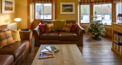 Crail Posthouse - 19th Century traditional house