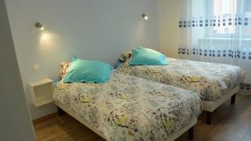 3 chambres, lit parapluie, Wi-Fi, draps fournis