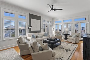 Fernseher, Stereoanlage