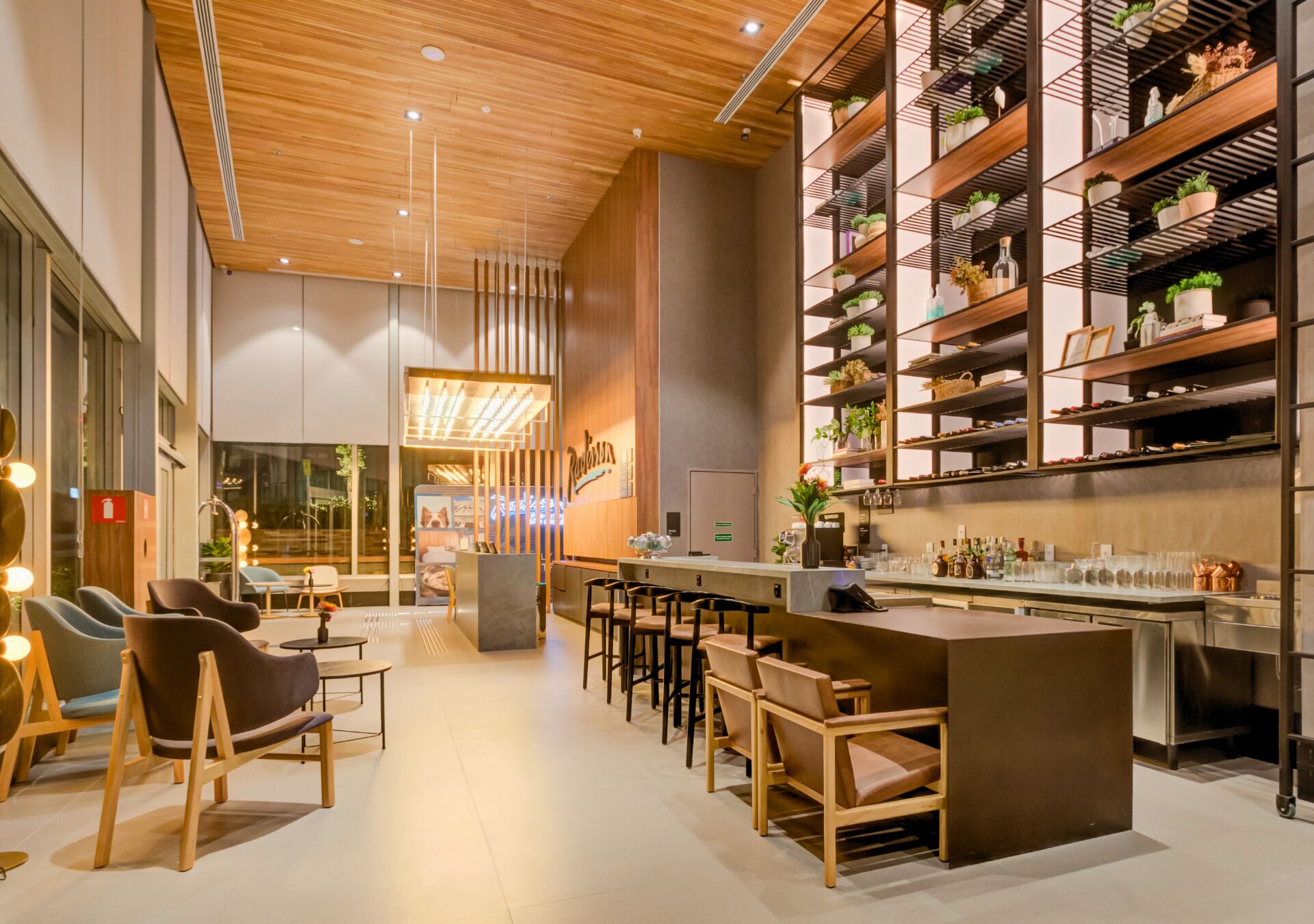 Bar (trong khuôn viên)
