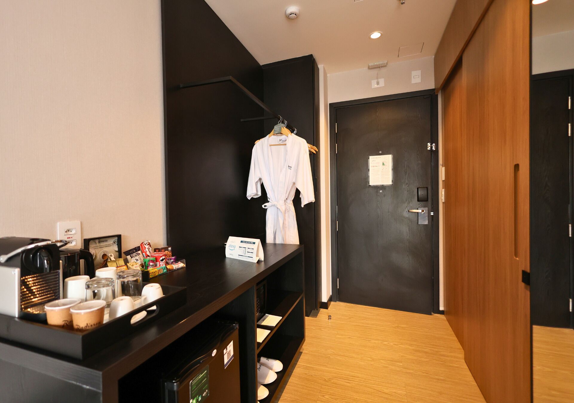Executive Room, 1 King Bed | Minibar, soundproofing, free cots/infant beds, free WiFi