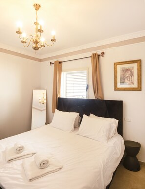 Family Apartment | Minibar, free WiFi, bed sheets - Tish ApartHotel (Jerusalem)