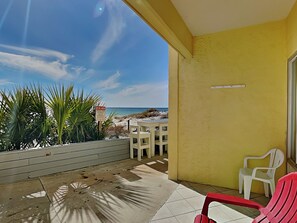 Outdoor dining - Continental #120 | Gulf Side Pool (Panama City Beach)