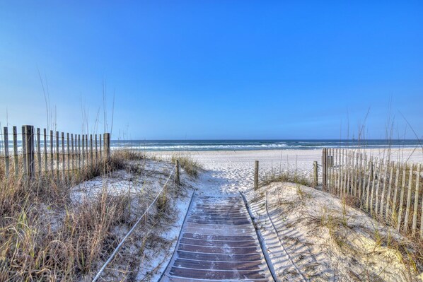 On the beach - Continental #420 | Private Balcony and Pool (Panama City Beach)