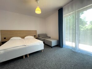 Comfort Triple Room | Iron/ironing board, free cribs/infant beds, travel crib, free WiFi - Dom Gościnny Amare (Rewal)