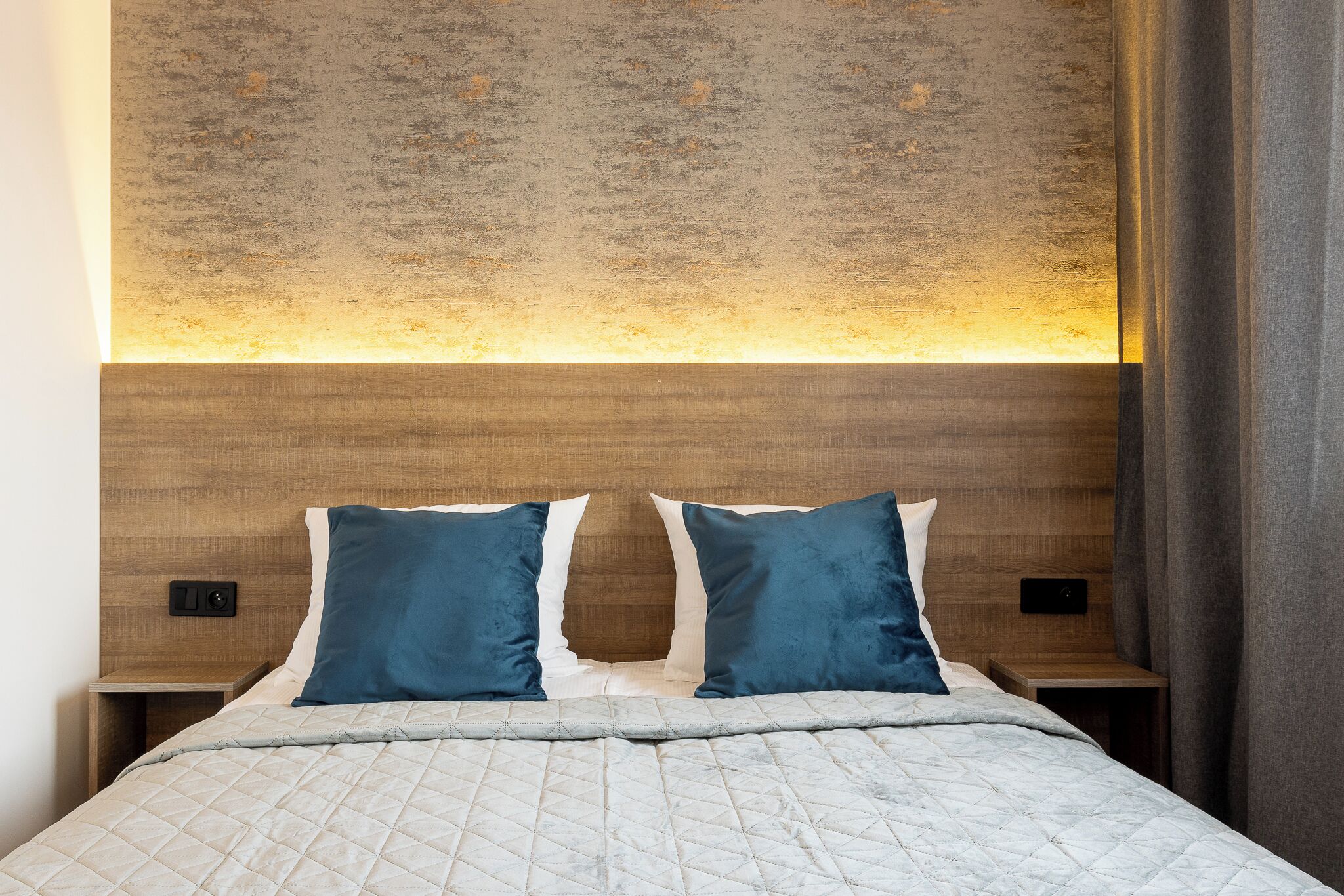 Tabla de planchar con plancha, cunas gratuitas y cuna de viaje 