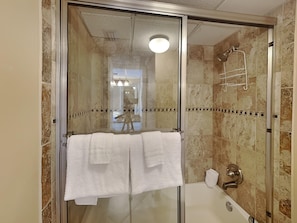 Haartrockner, Handtücher