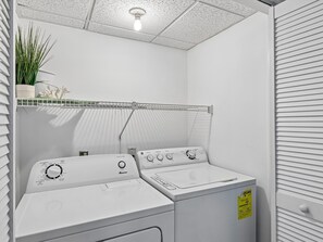 Interior - Edgewater Tower II #912 | Fantastic Amenities + Views! (Panama City Beach)