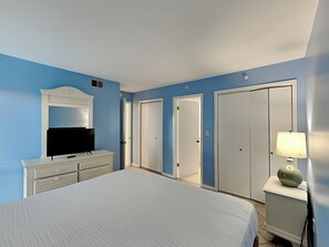 2 habitaciones, tabla de planchar con plancha, wifi y ropa de cama