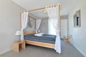 Premium bedding, travel cot, free WiFi, bed sheets - Maison d'hôtes Sainte Hune Chambres (Hunawihr)