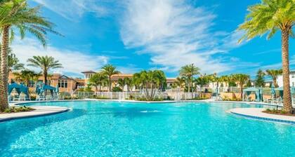 9 BR Lake View Villa with Pool/Spa / Game @ Solara
