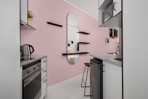 Luxury Studio | Private kitchen | Fridge, microwave, oven, stovetop - The Flamingo 408 (Cape Town)