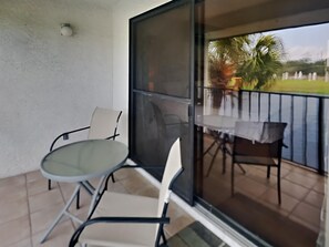 Outdoor dining - Edgewater Villa #1913 | Beach Access, Pools, & Golf! (Panama City Beach)