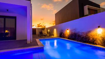 Deluxe resortwoning, 3 slaapkamers, privézwembad, op de hoek | Privézwembad