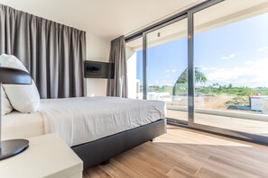 Luxury-Villa, 3 Schlafzimmer, eigener Pool | Zimmersafe, individuell eingerichtet, Verdunkelungsvorhänge