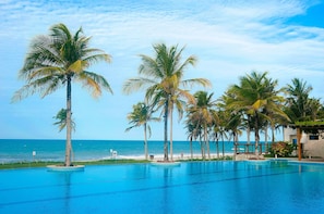 Apartment | Pool | 3 outdoor pools