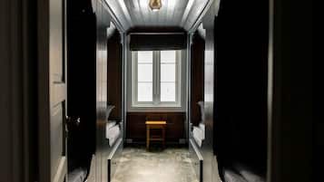 3 bedrooms, pillow-top beds, individually decorated