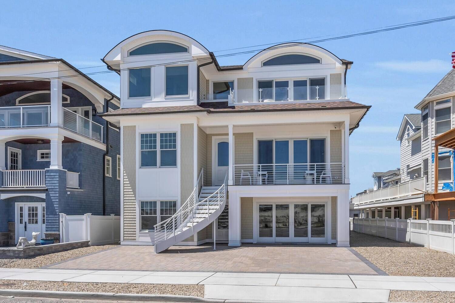 Luxurious Oceanfront 7 Bedrooms 7.5 Baths