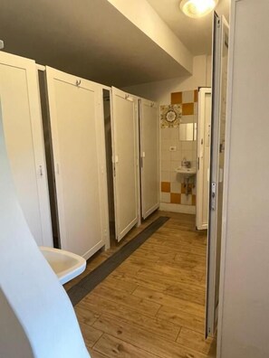 Dortoir Partagé, femmes uniquement | Salle de bain