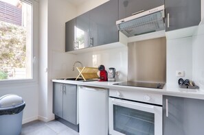 Refrigerador, microondas, parrilla de estufa y lavavajillas