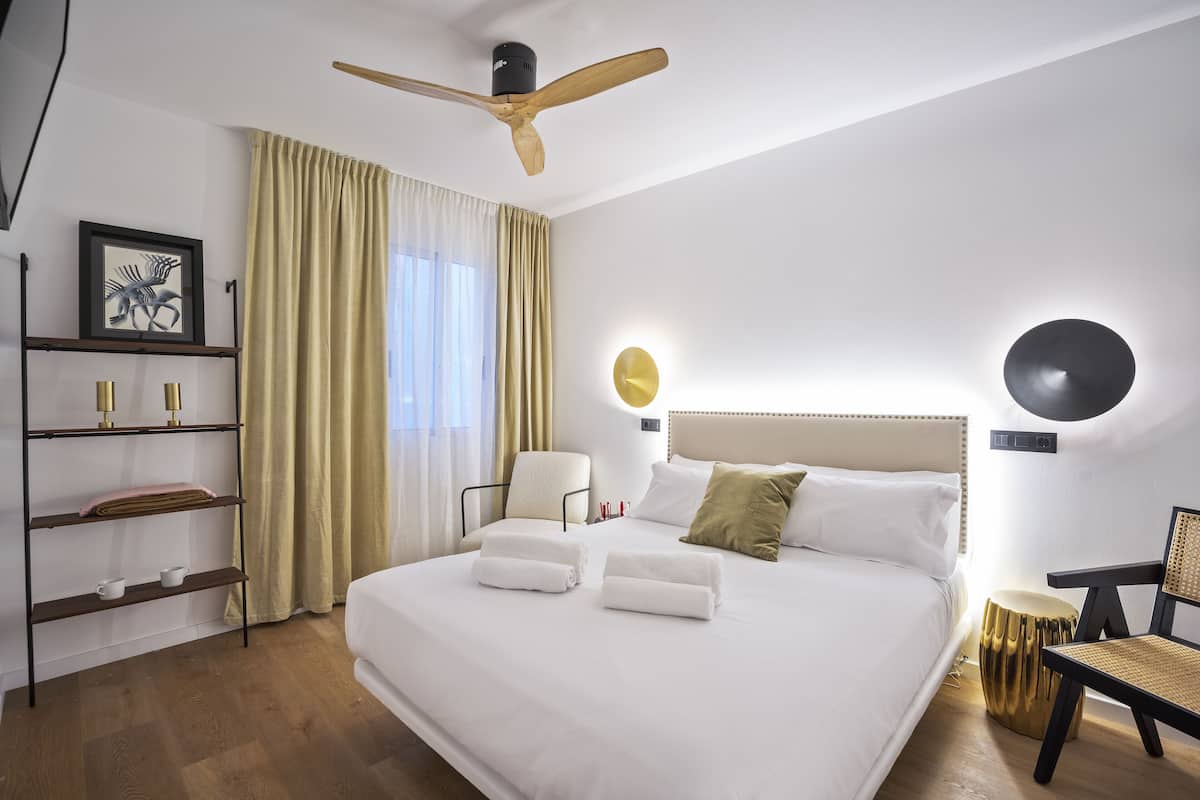 Economy Room