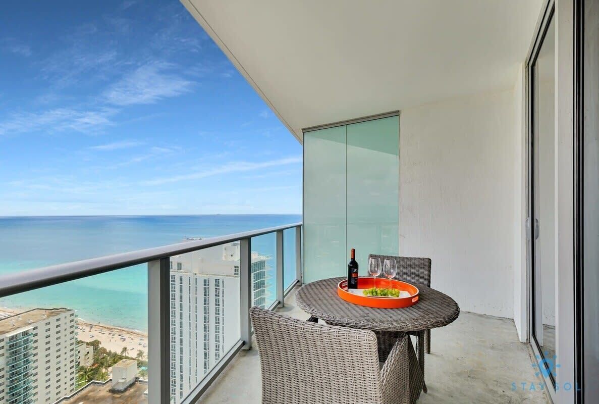 Insane Ocean View Balcony Beachfront Resort Pool