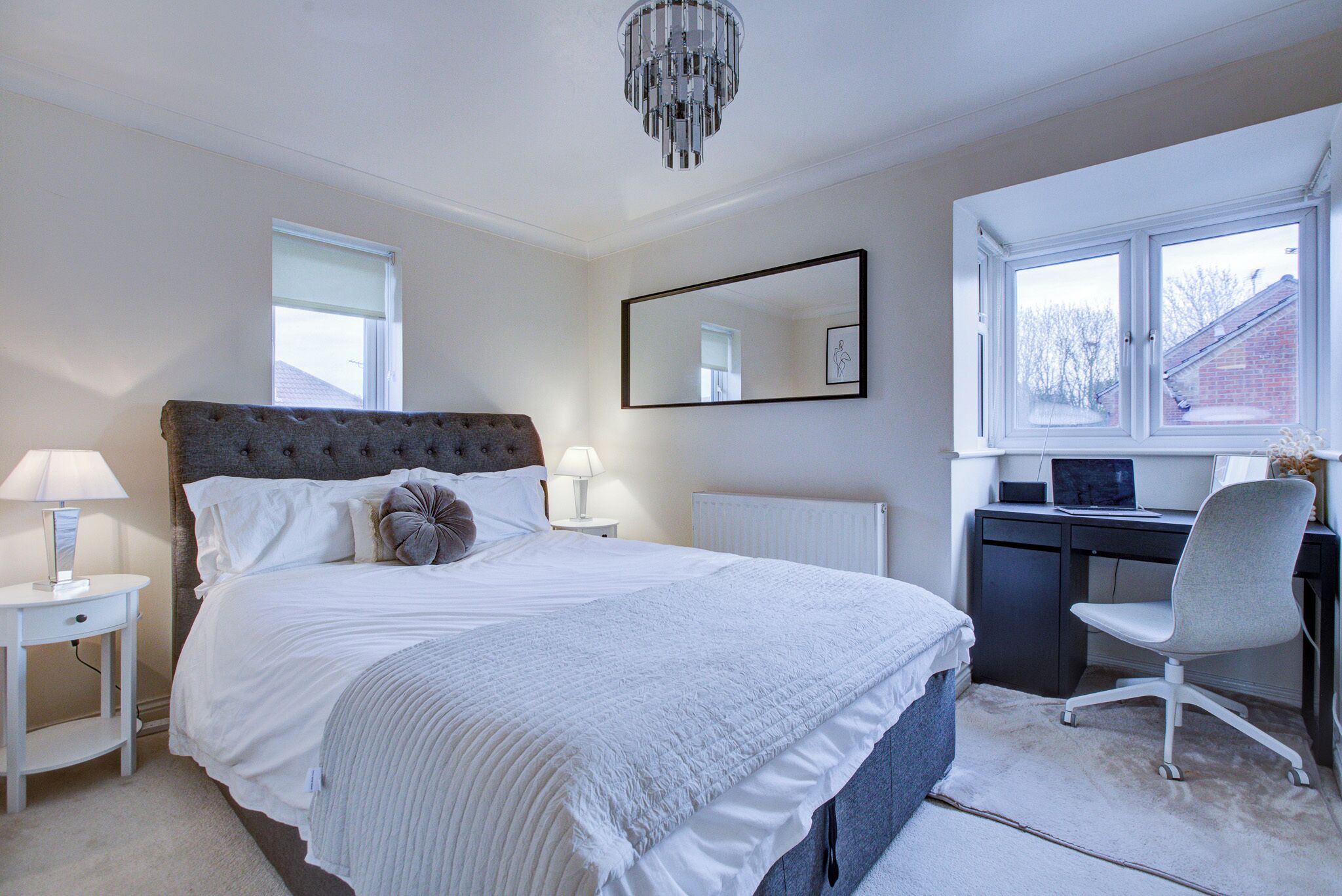 1 slaapkamer, een strijkplank/strijkijzer, gratis wifi, beddengoed