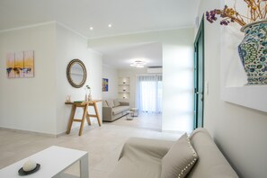 Televisión y chimenea 