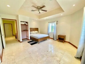 3 chambres, fer et planche à repasser, Wi-Fi gratuit, draps fournis