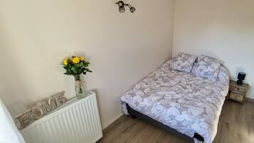 1 Schlafzimmer, BĂŒgeleisen/BĂŒgelbrett, Reisekinderbett, WLAN