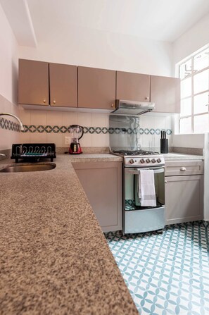 Fridge, microwave, oven, stovetop - w* | Upscale 2BR in Prime Polanco (Ciudad de México)