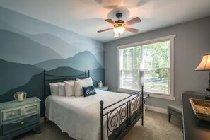 3 bedrooms, iron/ironing board, travel crib, free WiFi