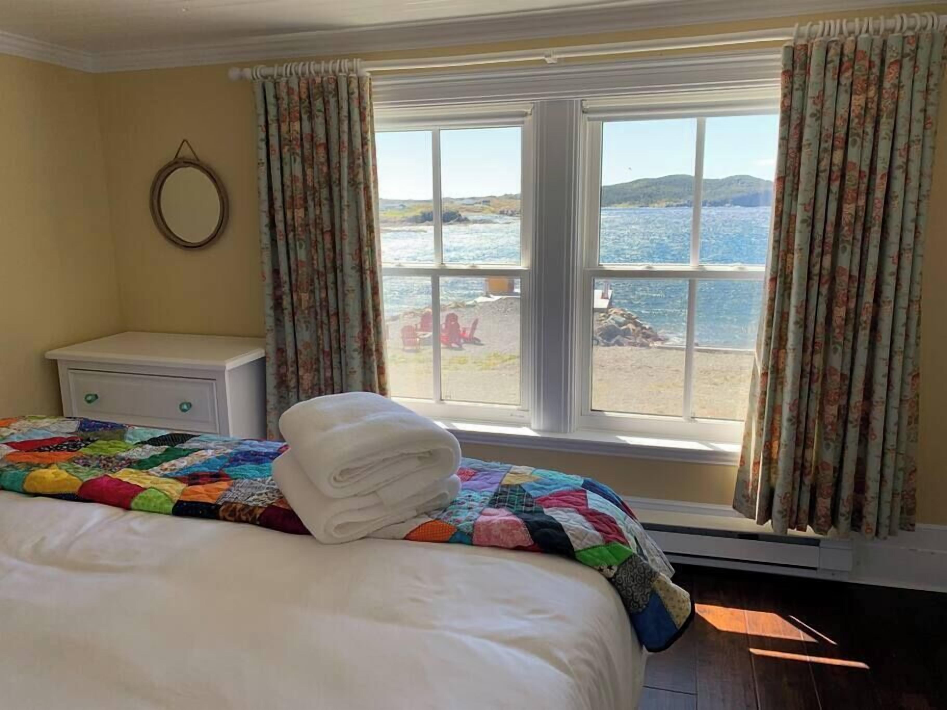 4 chambres, bureau, Wi-Fi, draps fournis