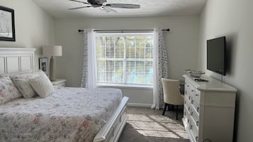 4 slaapkamers, een strijkplank/strijkijzer, wifi, beddengoed